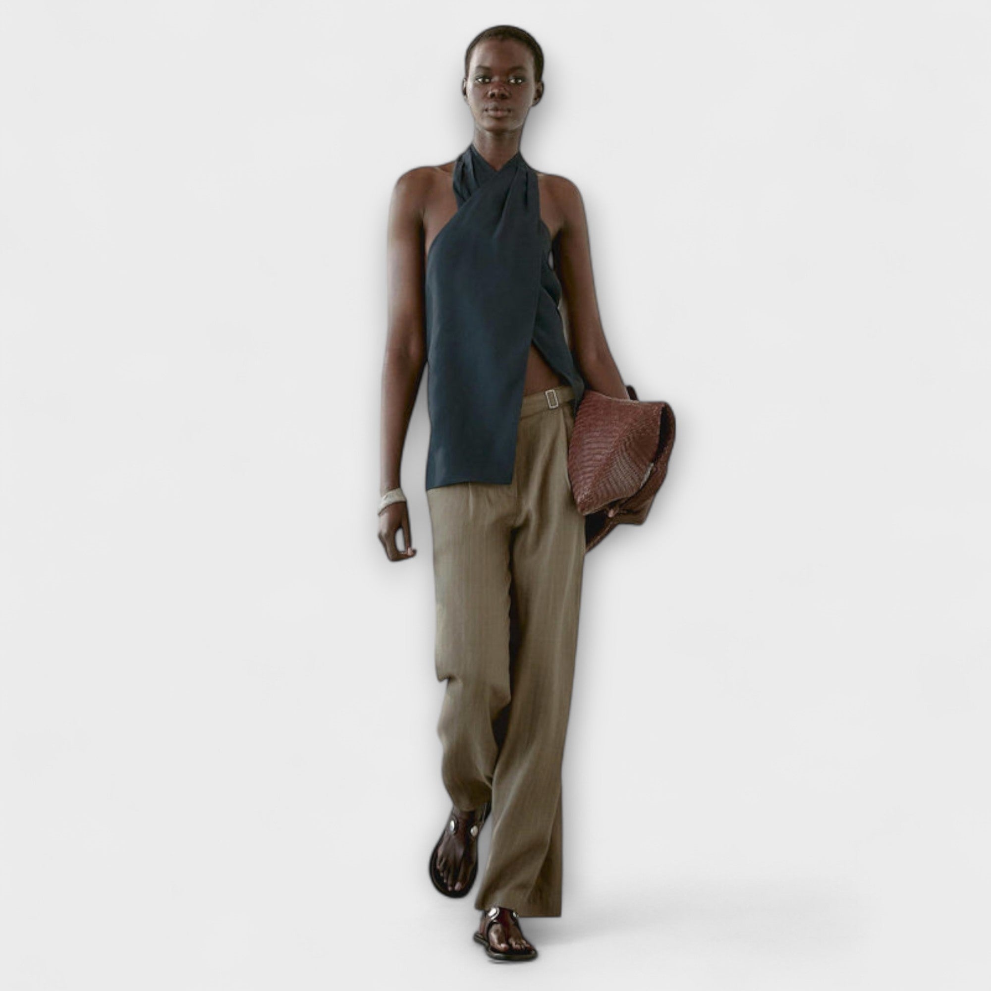 Aurora - Blaue Halterneck-Bluse mit Rückenausschnitt