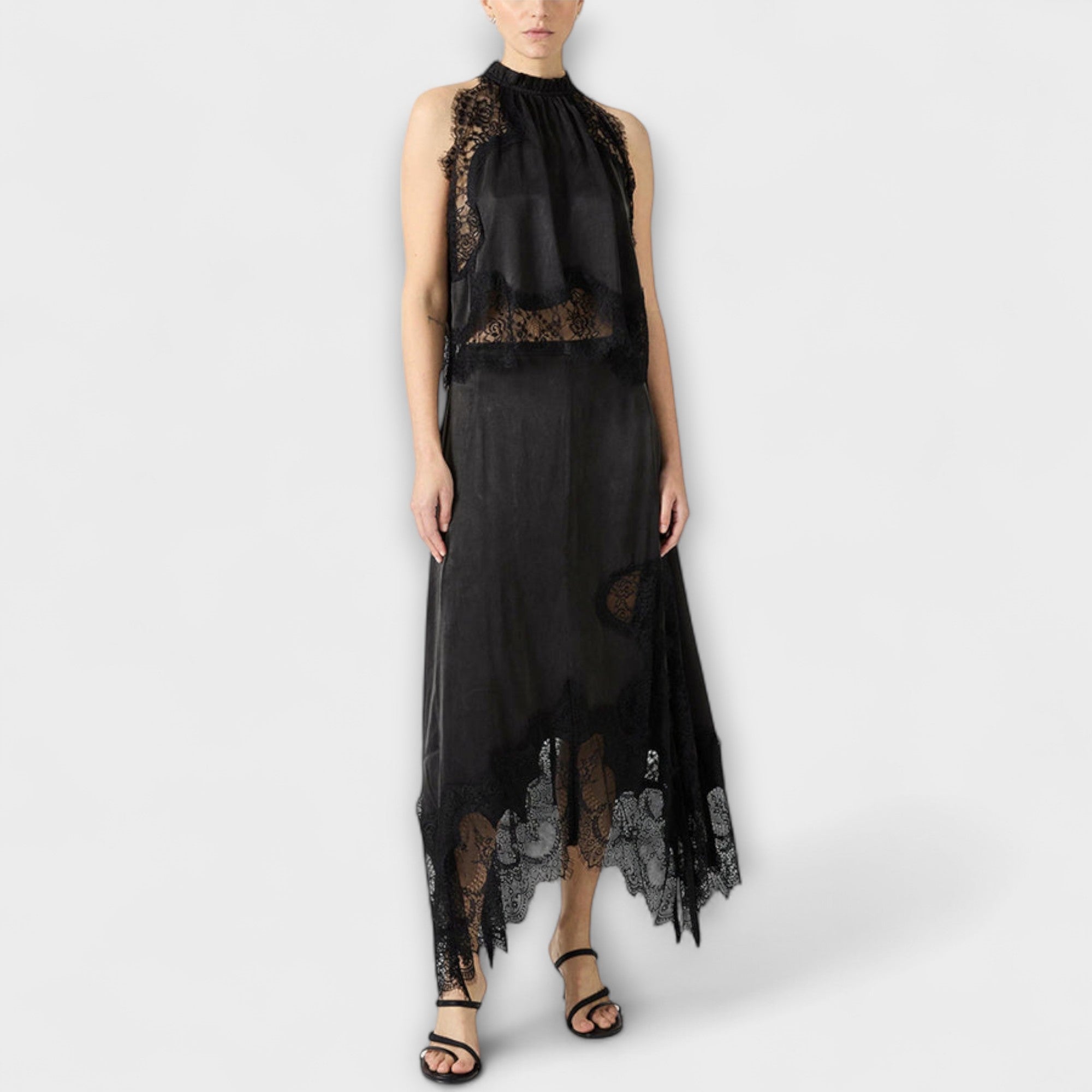 Kaia - Satinbluse mit Spitzenakzenten und plissiertem Ausschnitt im Set